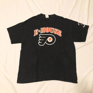 Philadelphia Flyers Hockey T Shirt Mens  Size LG Eddington House Hanes Beefy